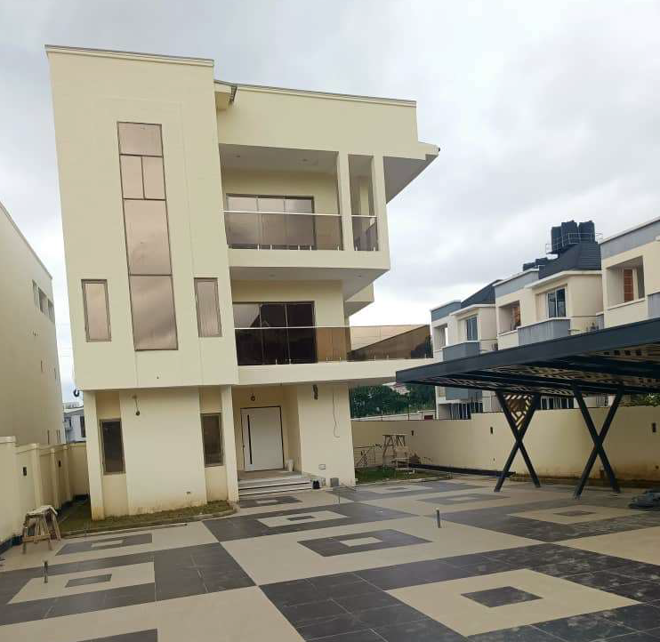 5 Bedrooms Detached Duplex – Guzape, Abuja.